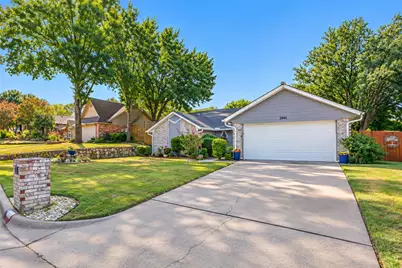 2941 Cresthaven Drive, Grapevine, TX 76051 - Photo 2