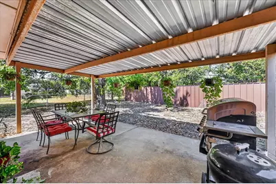 402 W Carter Street, Savoy, TX 75479 - Photo 20