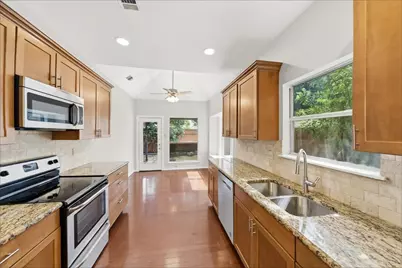 9016 Cumberland Drive, Irving, TX 75063 - Photo 8