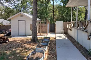 630 Cedarcrest Dr, Tool, TX 75143 - Photo 16