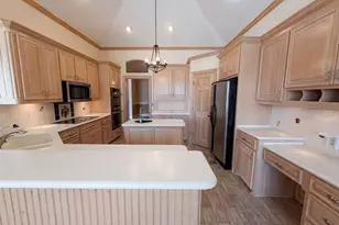 619 Edgewood Ln, Ovilla, TX 75154 - Photo 2