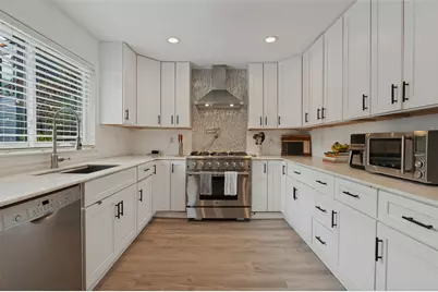 3811 Eaton Drive, Dallas, TX 75220 - Photo 2