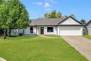 8 Atlanta Ct, Mansfield, TX 76063 - Photo 2