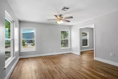 4005 Medford Road, Fort Worth, TX 76103 - Photo 4
