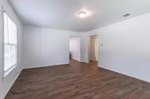2622 W Johnson St, Denison, TX 75020 - Photo 4
