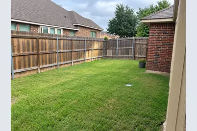 4700 Valleyview Drive, Mansfield, TX 76063 - Photo 18