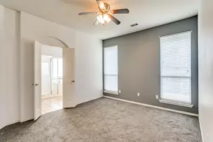6357 Redeagle Creek Dr, Fort Worth, TX 76179 - Photo 6