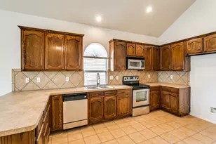6357 Redeagle Creek Dr, Fort Worth, TX 76179 - Photo 4