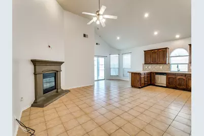 6357 Redeagle Creek Drive, Fort Worth, TX 76179 - Photo 2
