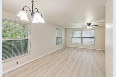 110 W Shadowwood Street, Gun Barrel City, TX 75156 - Photo 8