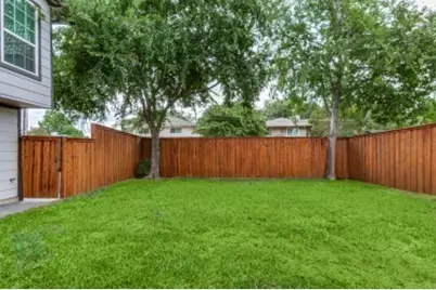 407 Pleasant Valley Lane, Richardson, TX 75080 - Photo 16