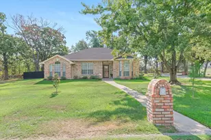 2 Bentwood Cir, Canton, TX 75103 - Photo 2