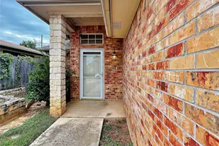 5131 Trail Dust Ln, Arlington, TX 76017 - Photo 2