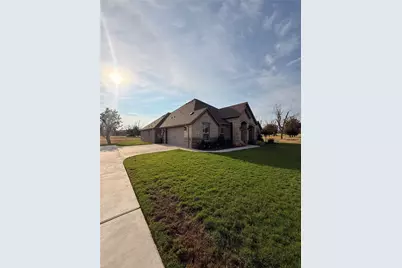 1136 Tremont Lane, Granbury, TX 76049 - Photo 2