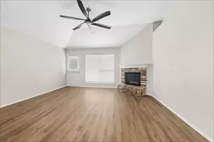 7217 Fossil Hill Dr, Arlington, TX 76002 - Photo 4
