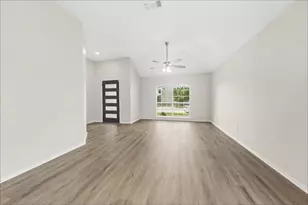 7217 Fossil Hill Dr, Arlington, TX 76002 - Photo 2