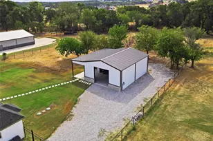 1135 Paradise Pkwy, Poolville, TX 76487 - Photo 34