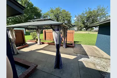 120 Lakeway Drive, Benbrook, TX 76126 - Photo 24