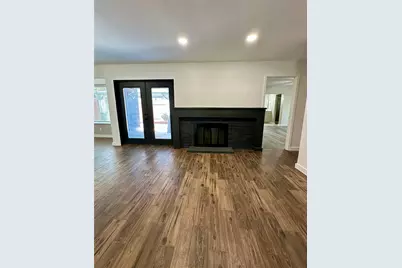 120 Lakeway Drive, Benbrook, TX 76126 - Photo 4