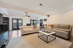 10209 Regal Oaks Dr, Dallas, TX 75230 - Photo 14
