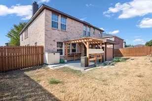 2456 Arroyo Springs Dr, Grand Prairie, TX 75052 - Photo 34