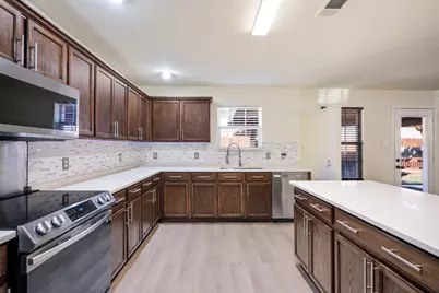 2456 Arroyo Springs Drive, Grand Prairie, TX 75052 - Photo 18