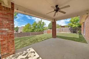 2633 Pioneer Bluffs Rd, Balch Springs, TX 75181 - Photo 18