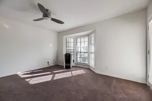 817 Pavillion St, Dallas, TX 75204 - Photo 12