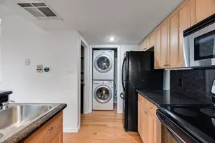817 Pavillion St, Dallas, TX 75204 - Photo 10