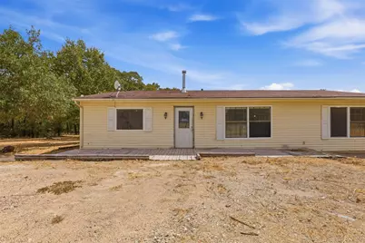 1005 Hickey Court, Granbury, TX 76049 - Photo 2