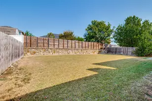 2120 W Grove Ln, Grand Prairie, TX 75052 - Photo 24