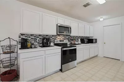 2120 W Grove Lane, Grand Prairie, TX 75052 - Photo 14