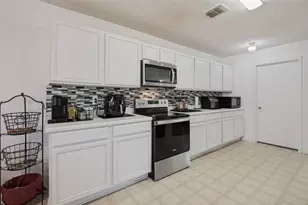 2120 W Grove Ln, Grand Prairie, TX 75052 - Photo 14