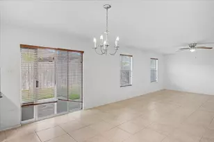 821 Green Heath Ave, Fort Worth, TX 76120 - Photo 8