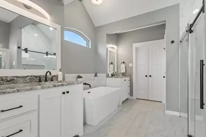 10305 Creekside Lane, Waco, TX 76712 - Photo 12