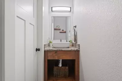 10305 Creekside Lane, Waco, TX 76712 - Photo 6