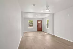 3903 Orlando Ct, Dallas, TX 75211 - Photo 6
