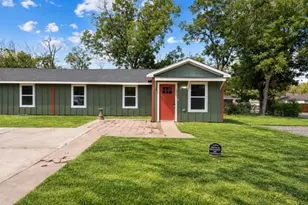3903 Orlando Ct, Dallas, TX 75211 - Photo 2