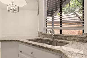 2713 Belmeade Dr, Carrollton, TX 75006 - Photo 12