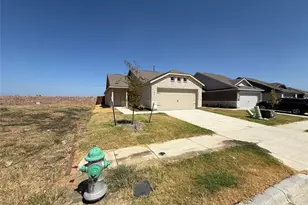14141 Zealand Dr, Pilot Point, TX 76258 - Photo 4