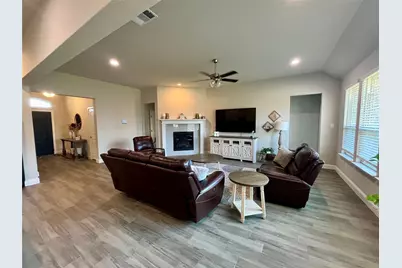 3636 Wintergreen Street, Grand Prairie, TX 76065 - Photo 6