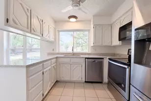 3606 Grissom Dr, Arlington, TX 76016 - Photo 6