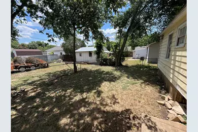 202 W Wheatland Road W, Duncanville, TX 75116 - Photo 12