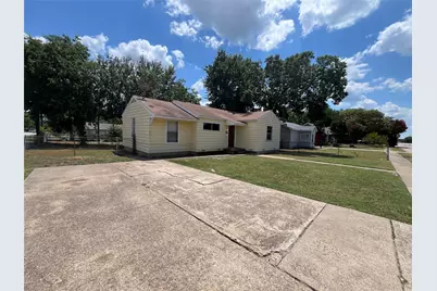 202 W Wheatland Road W, Duncanville, TX 75116 - Photo 2