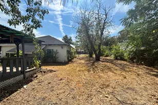 309 E Mowry St, Crandall, TX 75114 - Photo 2