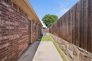 1325 White Sand Dr, Pelican Bay, TX 76020 - Photo 24