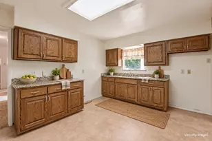2528 Rugby Ln, Farmers Branch, TX 75234 - Photo 4