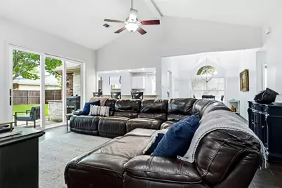 16 Durango Drive, Trophy Club, TX 76262 - Photo 8