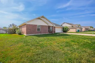 212 Broken Arrow Dr, Lacy Lakeview, TX 76705 - Photo 22