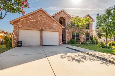 925 Rio Vista Lane, Arlington, TX 76017 - Photo 1